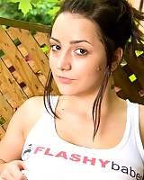 Flashy Babes presents Elle