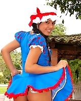 Gigi Spice Plays Dressup